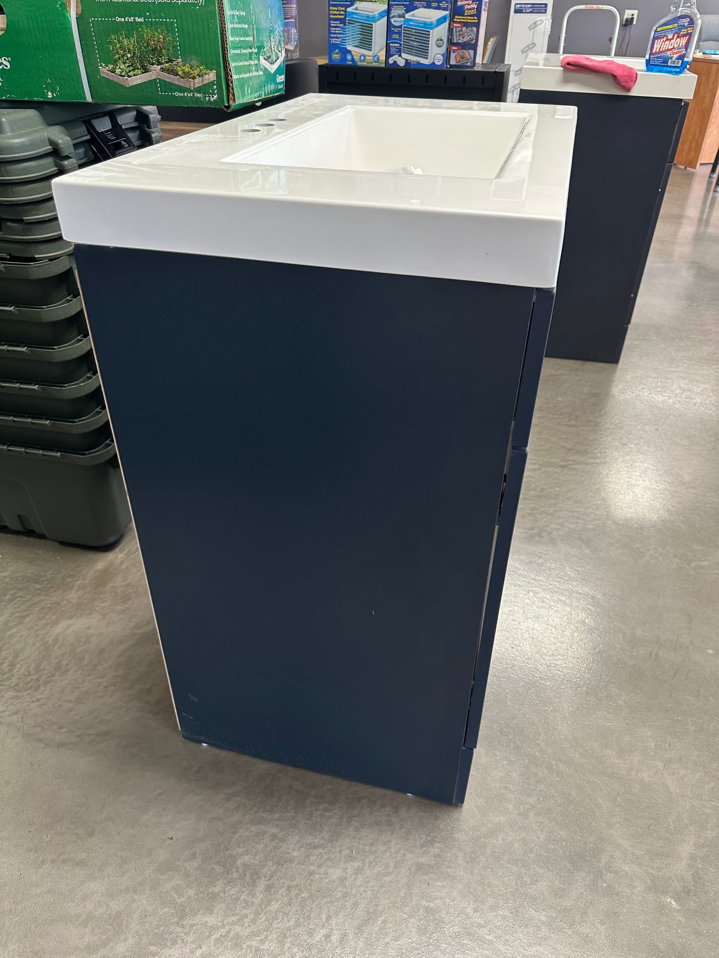 Glacier Bay Everdean 30.50 in. W x 18.75 in. D x 34.14 in. H Bath Vanity in Deep Blue with White Cultured Marble Top