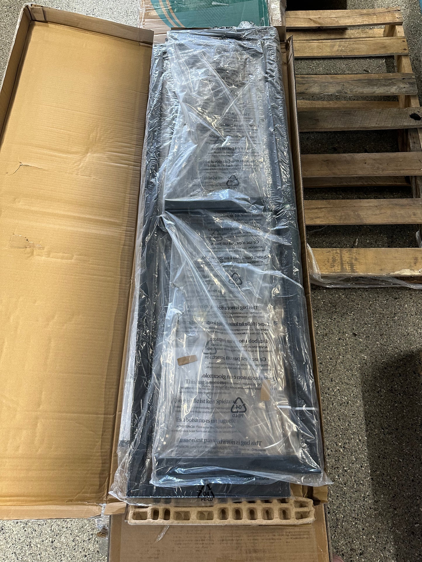 Zinus Yelena Black Metal Full Platform Bed Frame