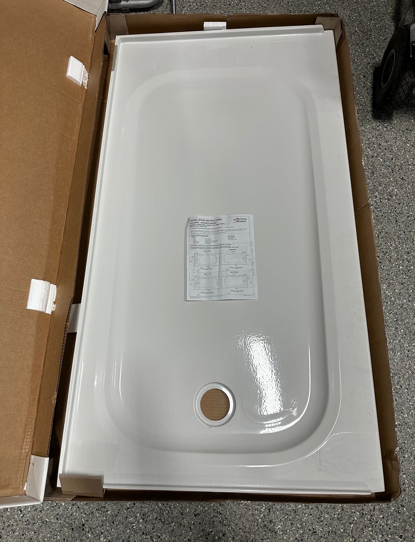 American Standard Passage Left Hand Drain 32 in. x 60 in. Single Threshold Shower Base in White