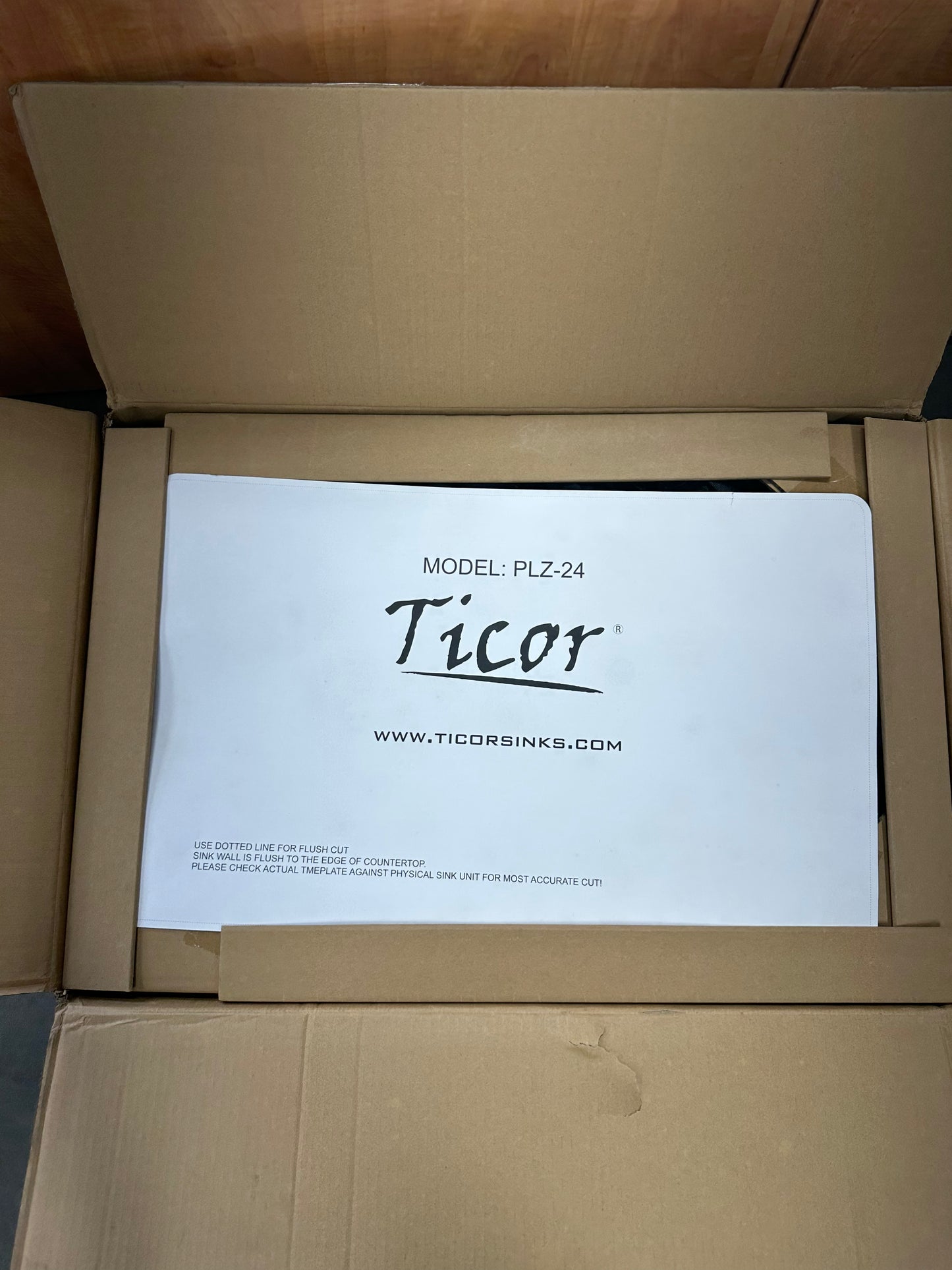 Ticor Arlo Undermount 18-Gauge Stainless Steel 28 in. Single Bowl Kitchen Sink with Basket Strainer