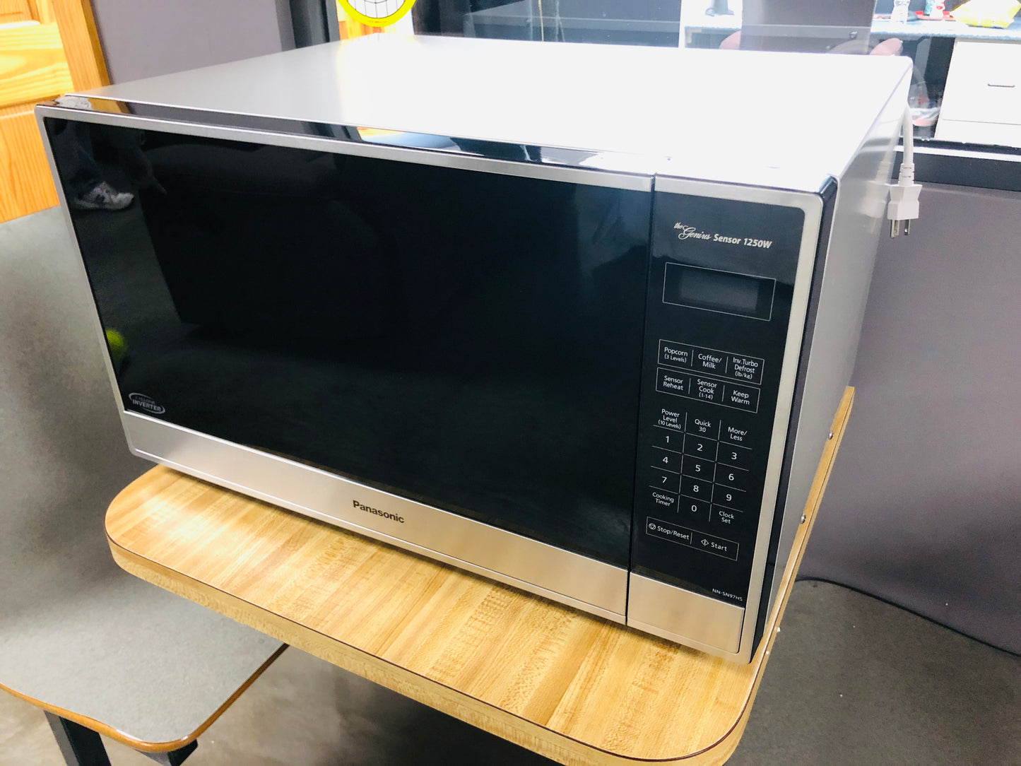 Panasonic Family Size 2.2CuFt Countertop Microwave Oven with Cyclonic Inverter Technology NN-SN97HS
