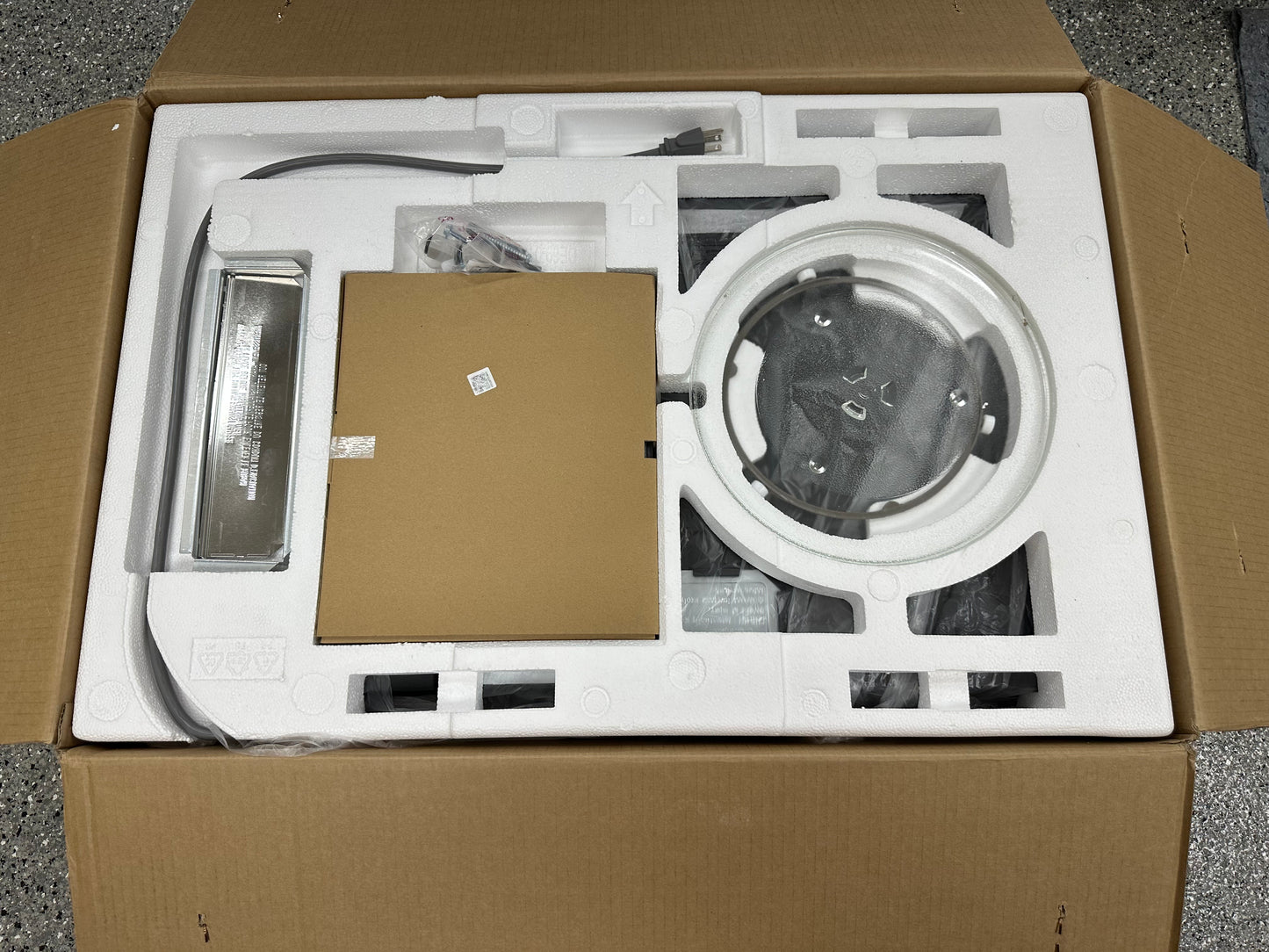 Samsung 1.1 cu. ft. Smart SLIM OTR with 400 CFM and Wi-Fi Smart Control in Fingerprint Resistant Stainless Steel Microwave