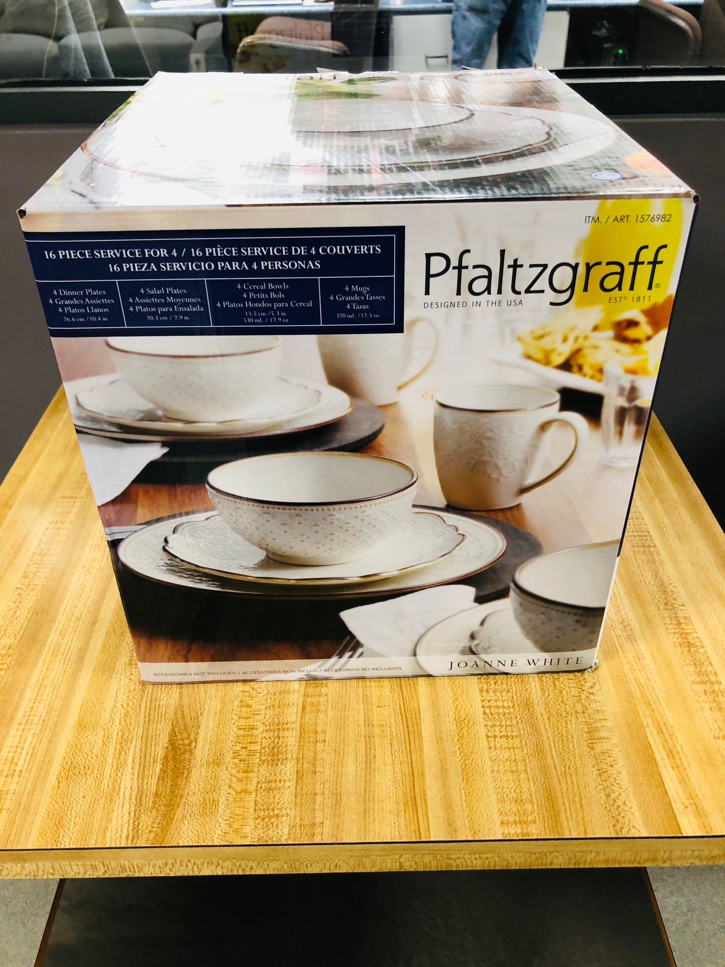 Pfaltzgraff Joanne White 16 Piece Dinnerware Set
