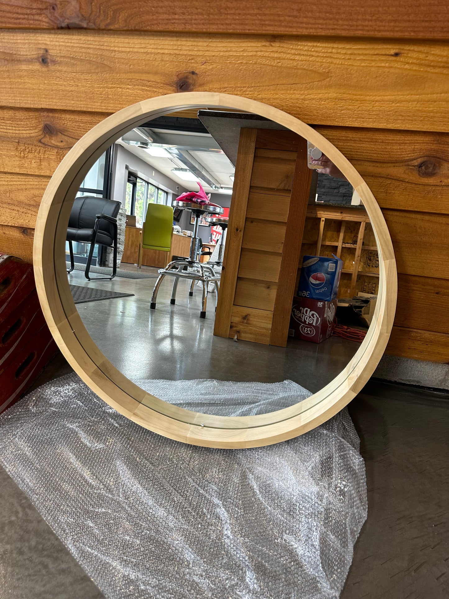 Kate and Laurel Medium Round Natural Contemporary Mirror (30 in. H x 30 in. W)