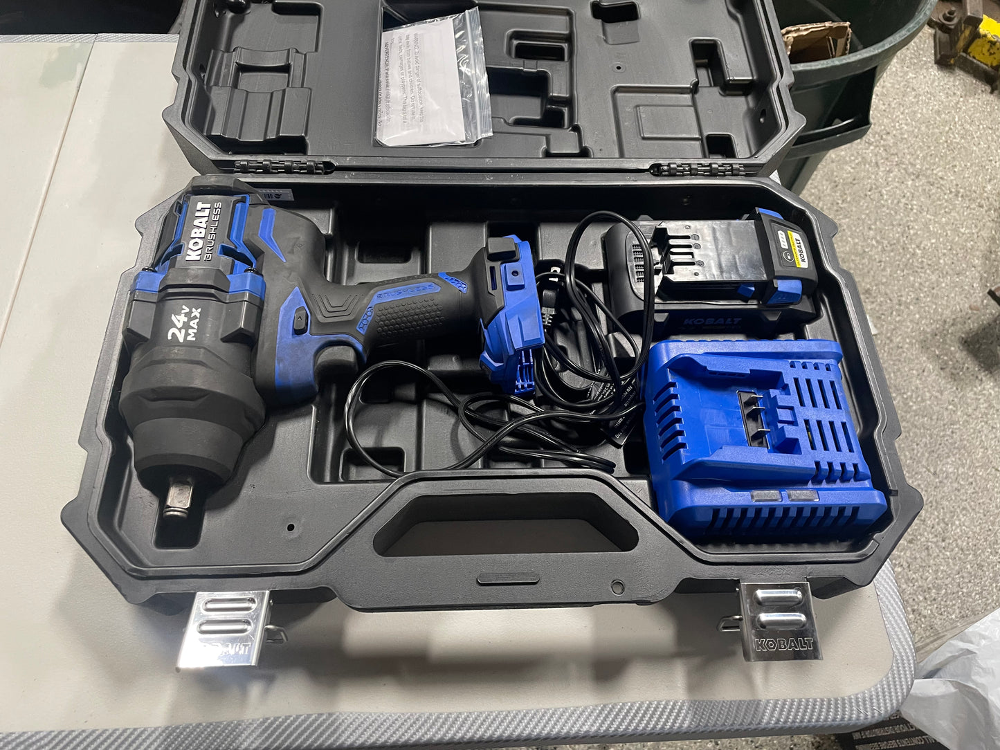 Kobalt 24-volt Max Variable Speed Brushless 1/2-in Drive Cordless Impact Wrench (Battery Included)