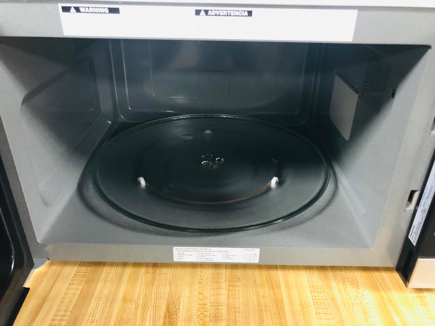 Panasonic Family Size 2.2CuFt Countertop Microwave Oven with Cyclonic Inverter Technology NN-SN97HS