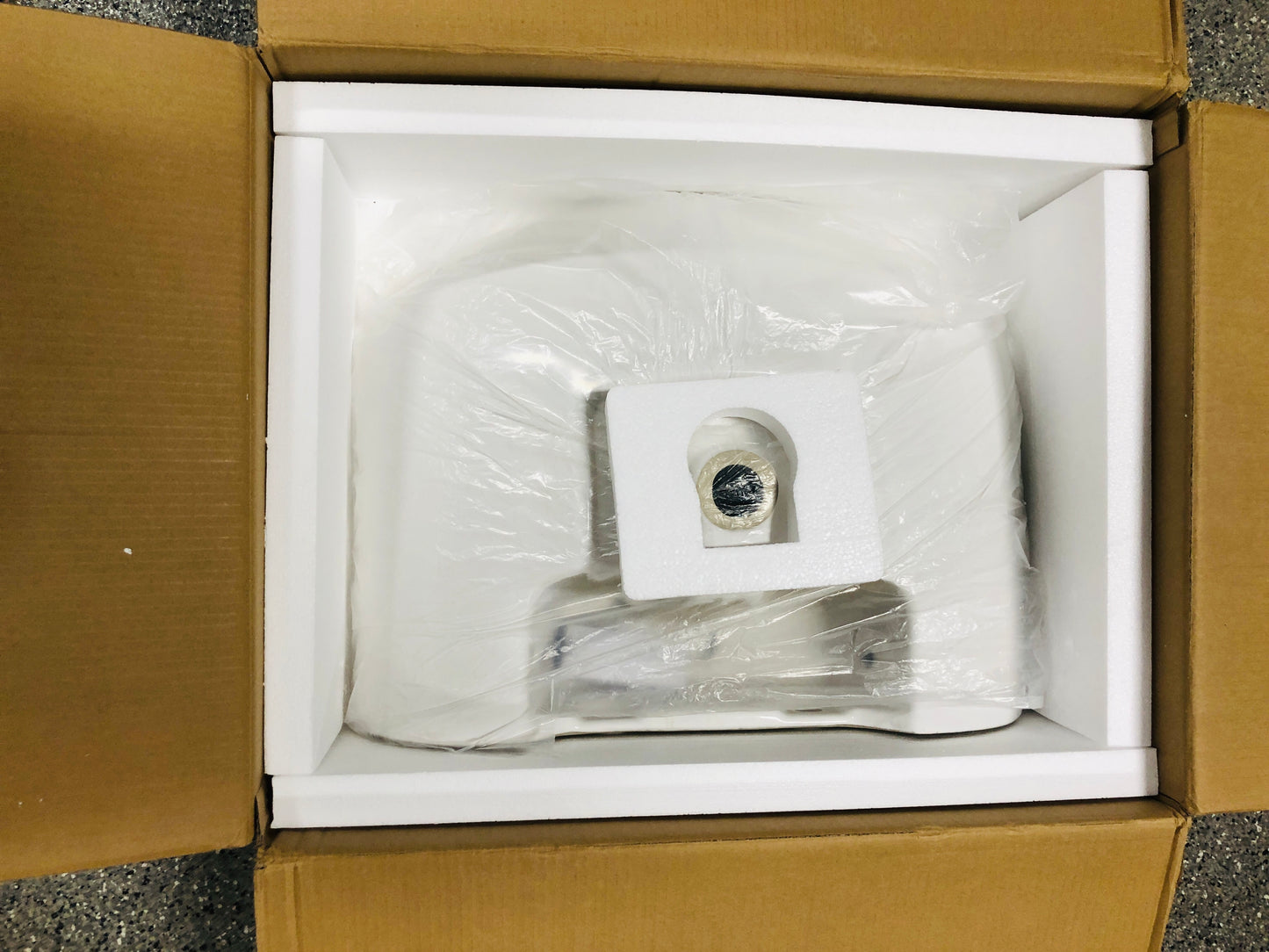 Swiss Madison Modern White Ceramic Rectangular Chateau Pedestal Bathroom Vessel Sink with Round Single Faucet Hole