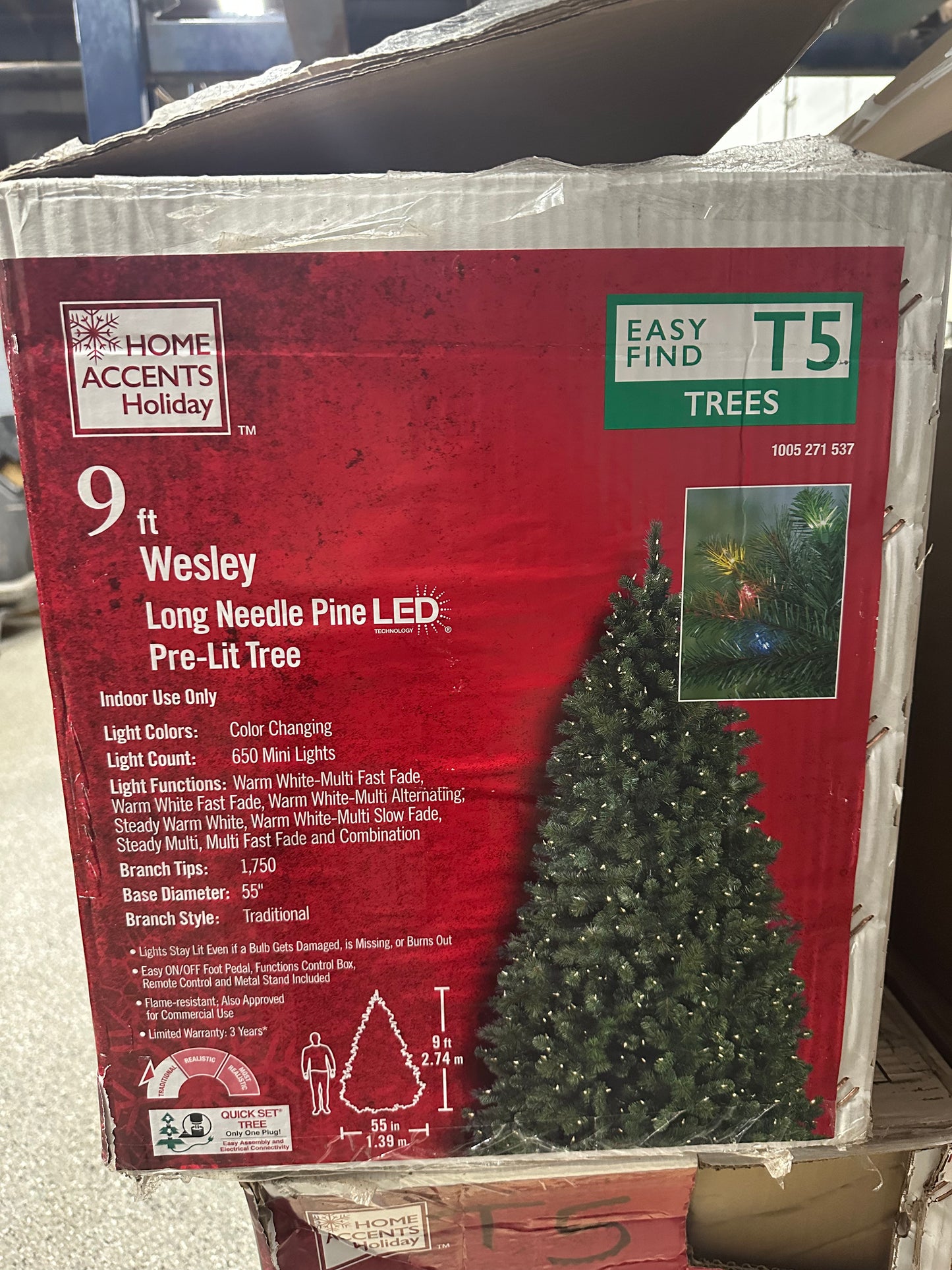 Home Accents Holiday 9 ft Wesley Pine Christmas Tree