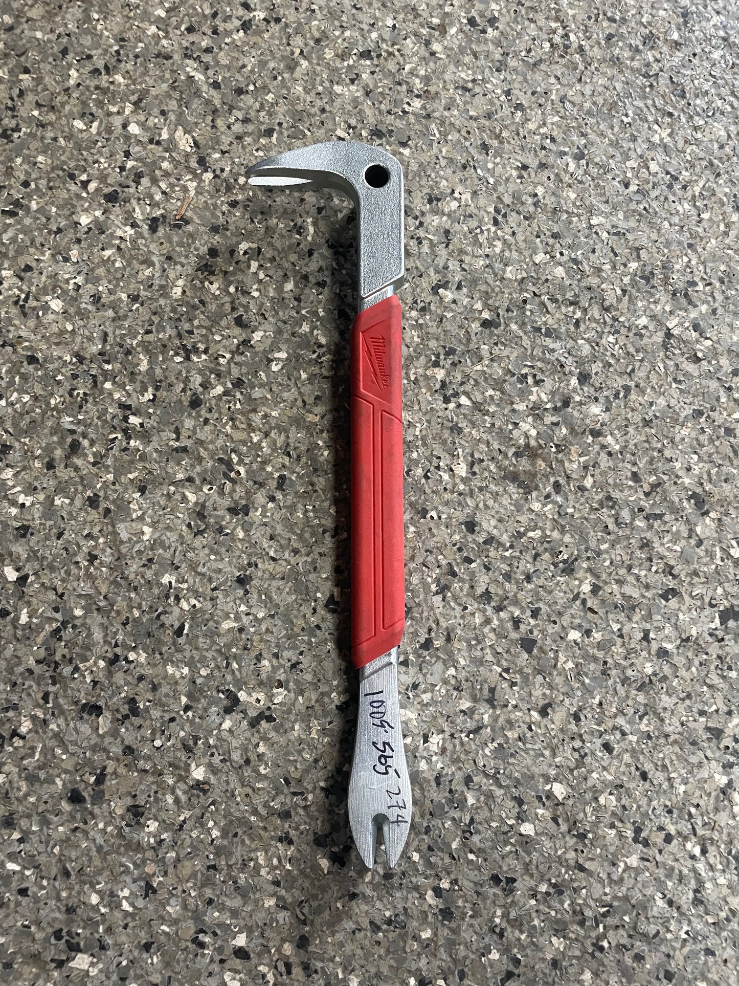 Milwaukee 12 in. Nail Puller with Dimpler