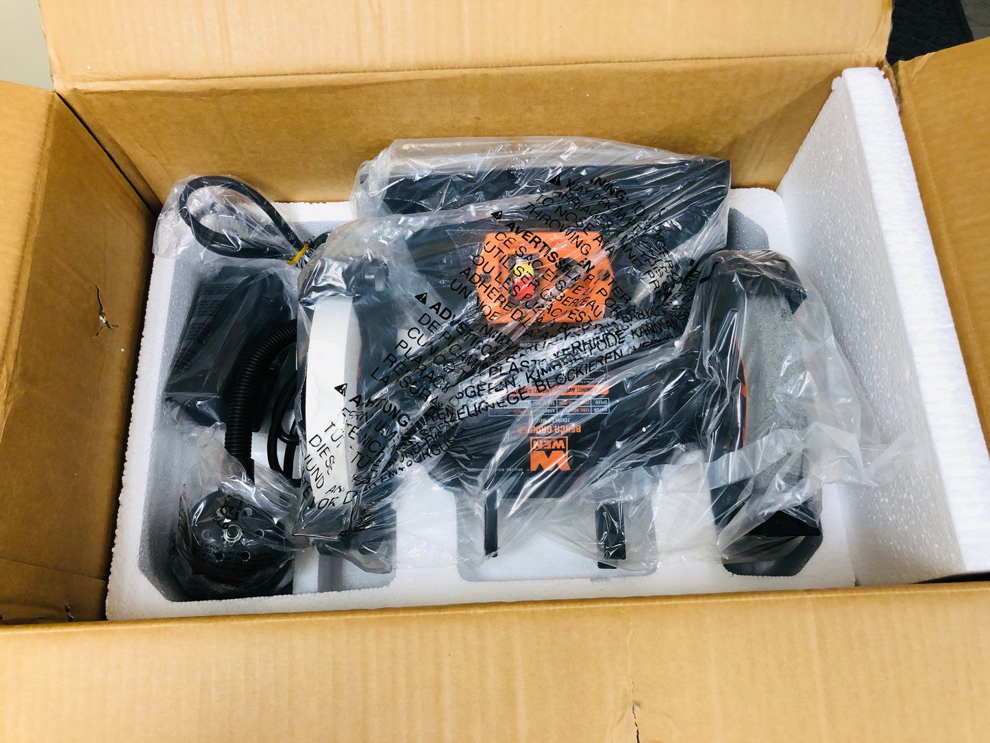 WEN 8 in. 5 Amp Variable Speed Bench Grinder with Flexible Work Light