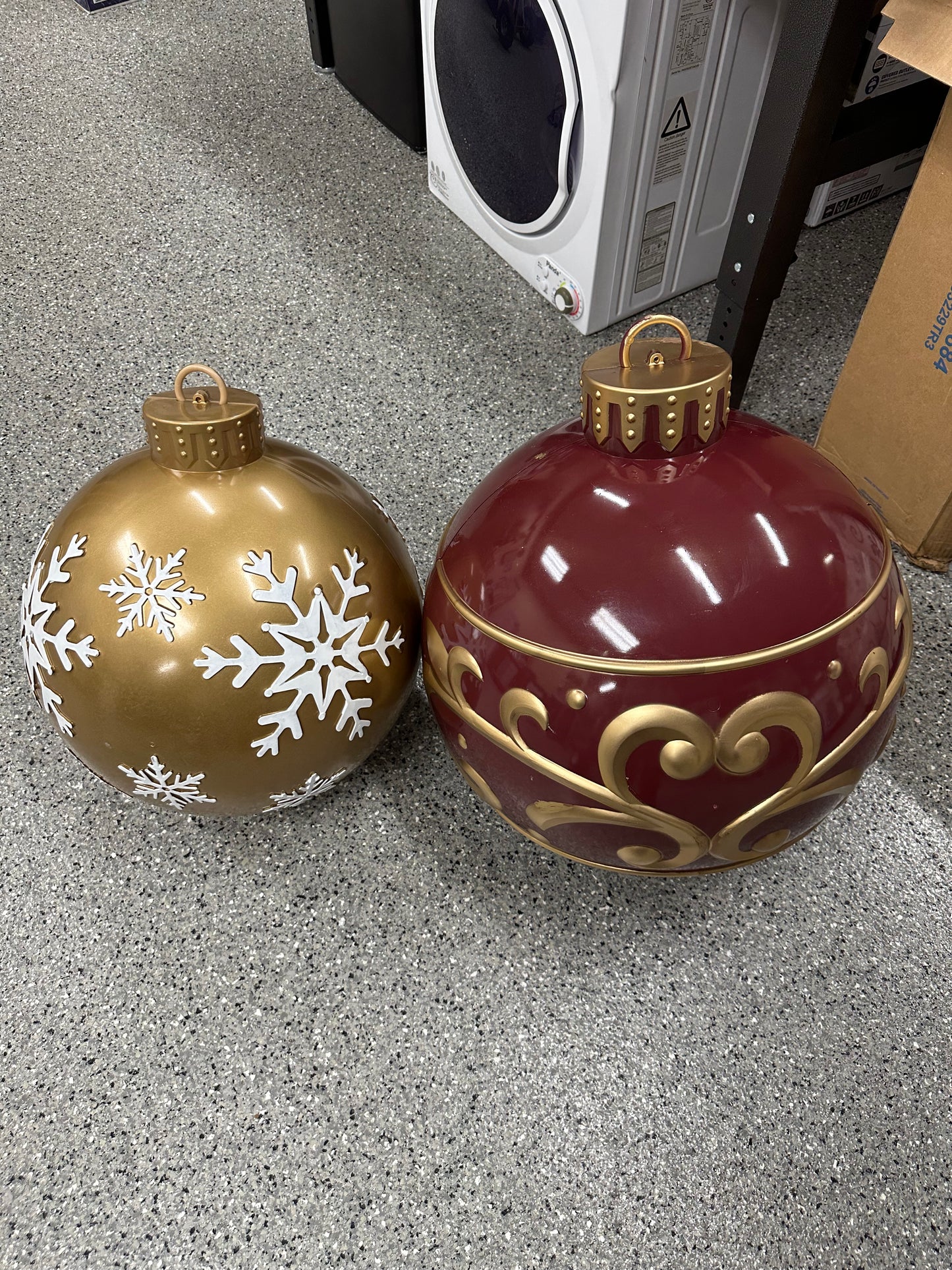 Home Accents Holiday 3- Piece Jumbo Ornament Set Holiday Yard Decoration