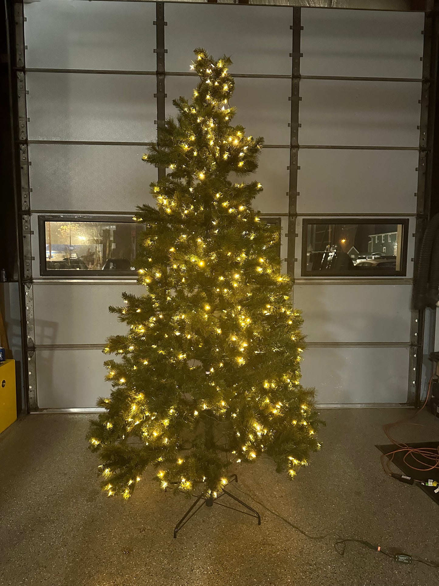 Home Accents Holiday 9 ft Wesley Pine Christmas Tree