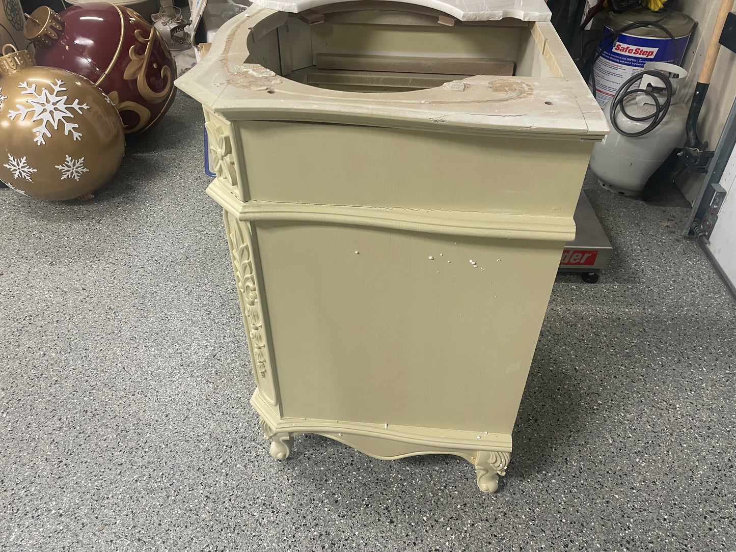 Home Decorators Collection Winslow 26 in. W x 22 in. D Bath Vanity in Antique White with Vanity Top in White Marble with White Basin