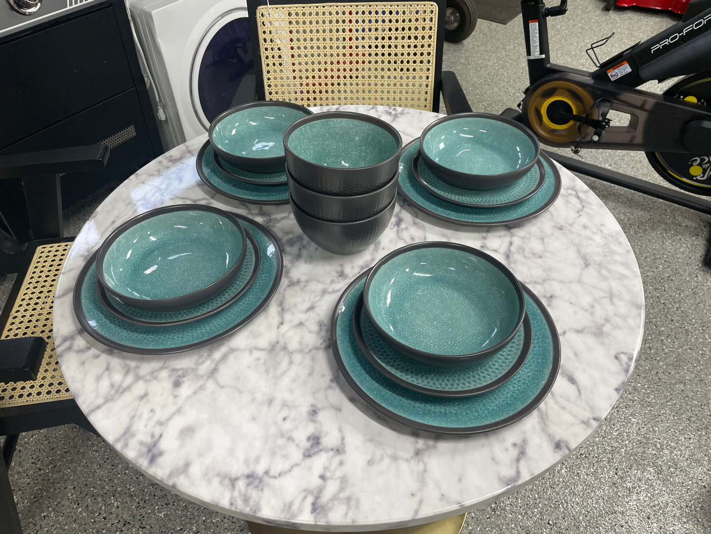 Mikasa Maddox Dinnerware 16 Piece