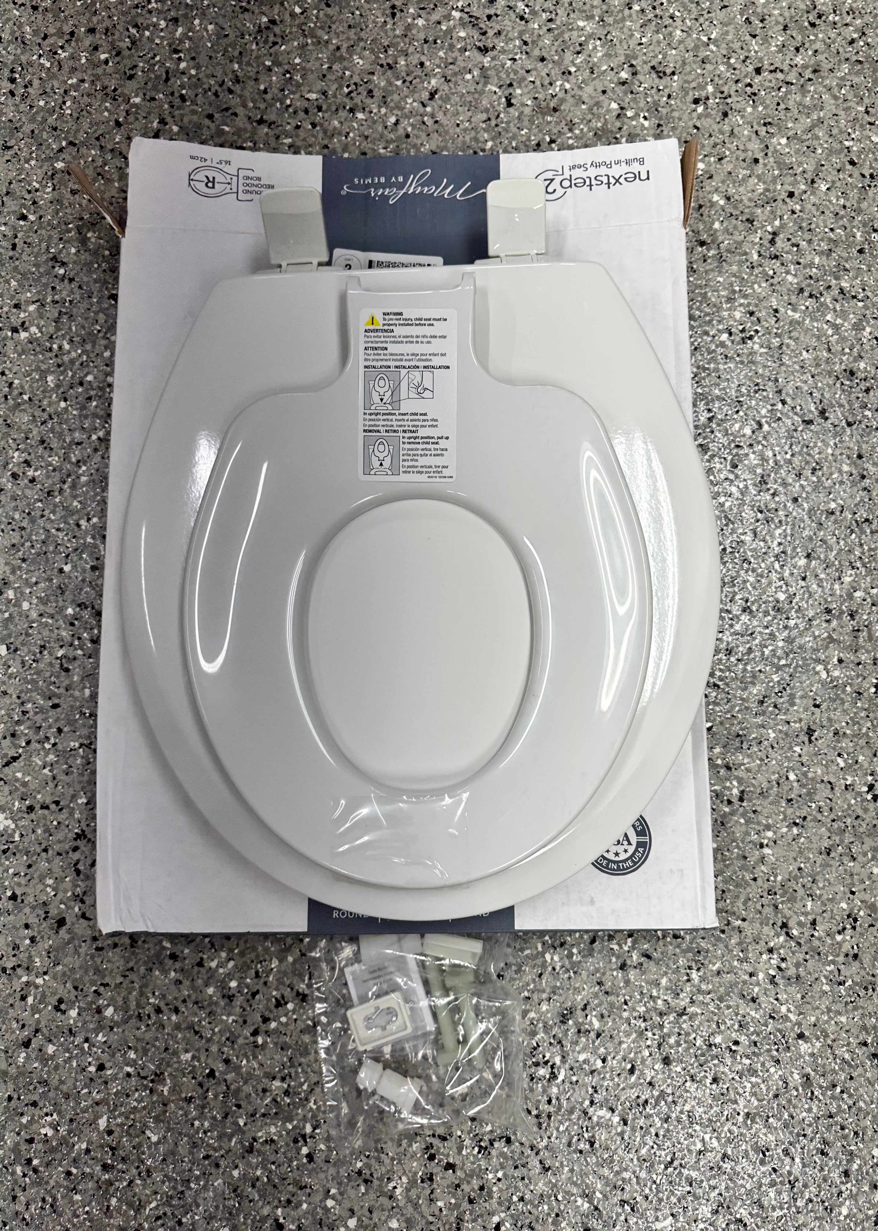 thumbnail image 2 of Slow Close Toilet Seat Round Plastic Toilet Seat With Quiet Close Quick Release Hinges Non Slip Bumpers Easy Install Clean Never Loosens Fits Most Toilets 2 of 12