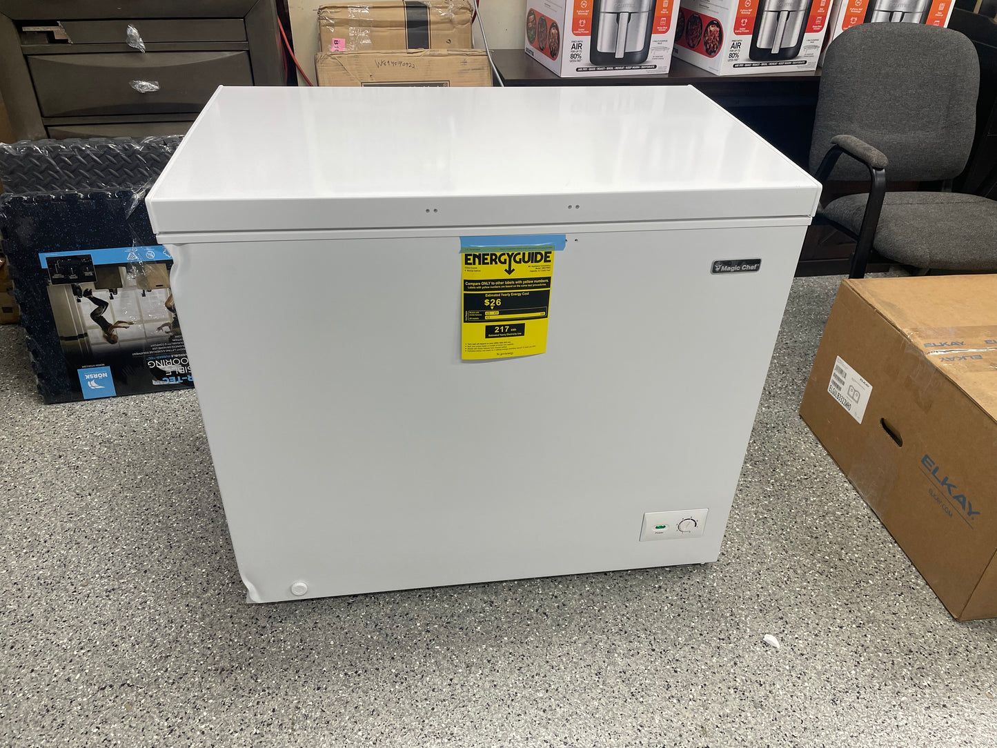 Magic Chef Box Magic Chef 8.7 cu. ft. Manual Defrost Chest Freezer in White – Zippy's ...
